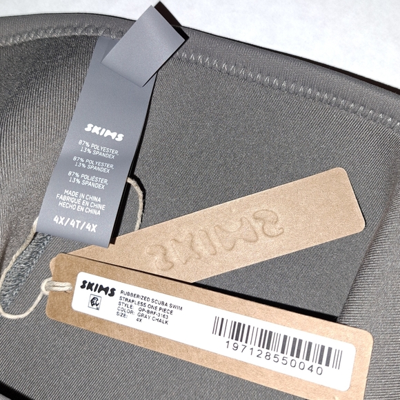 ⛱️ SKIMS 1 Piece Rubberized Scuba Zip up Strapless Swimsuit Grey Chalk 26 28 4X - Picture 6 of 9